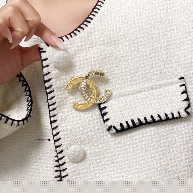 Ch*el brooches